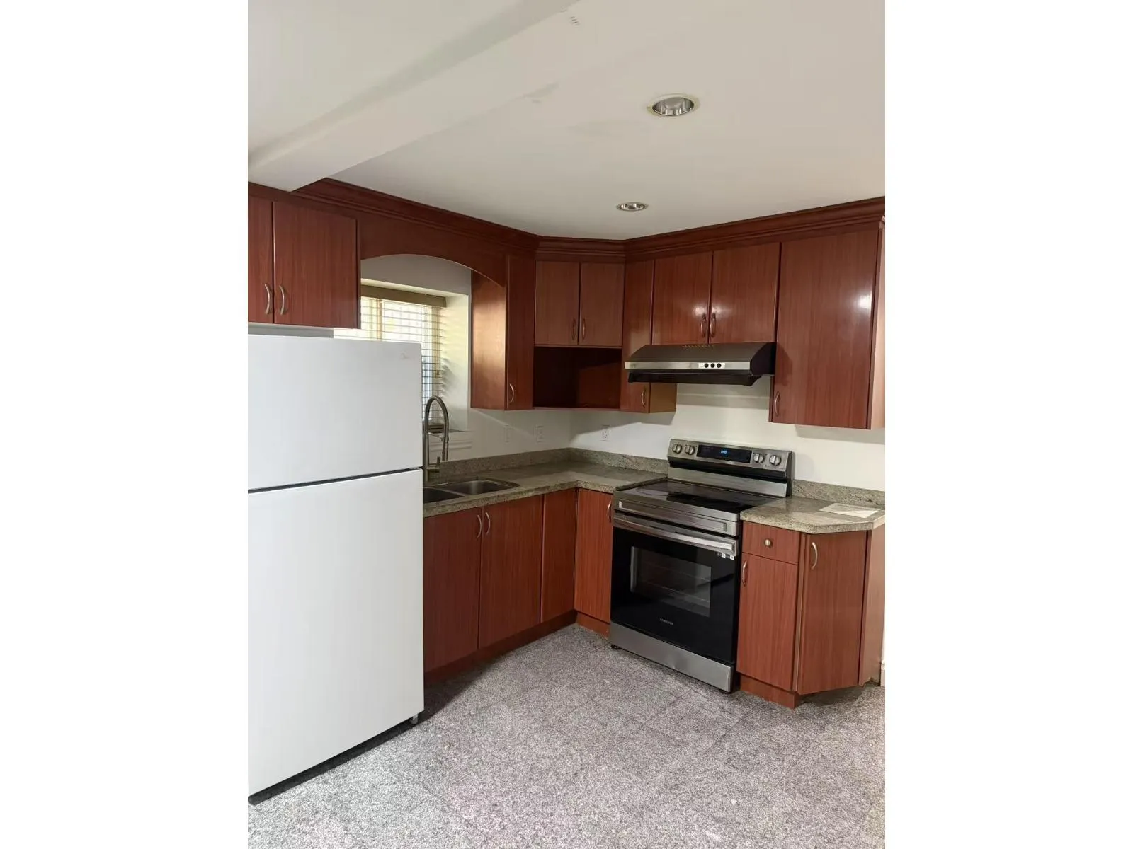 BSMT 16433 93B AVENUE