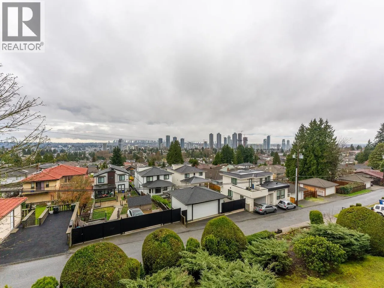307 5340 HASTINGS STREET