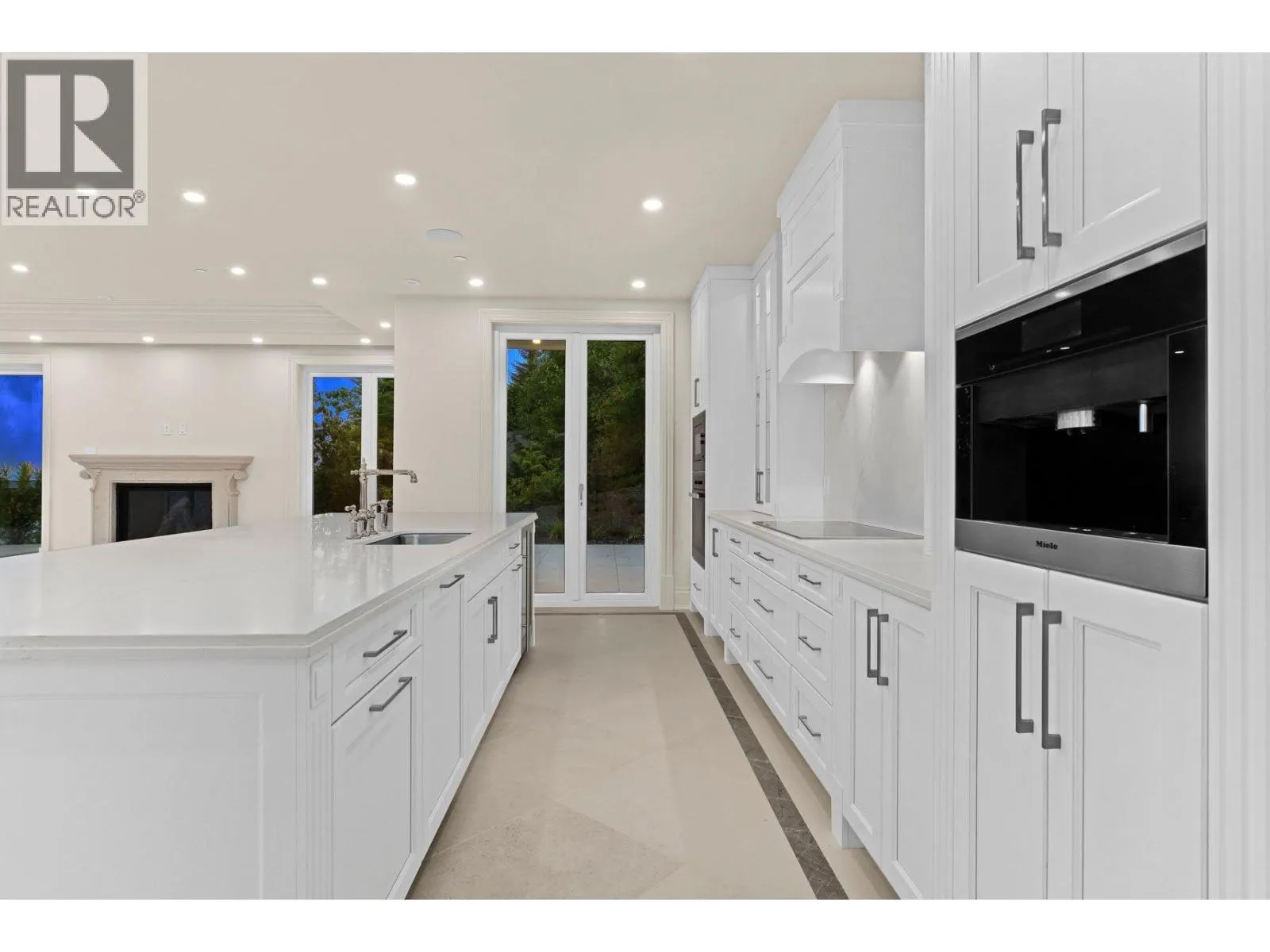 1445 SANDHURST PLACE