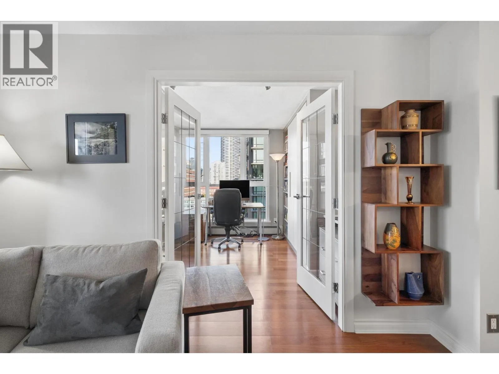 1403 1010 BURNABY STREET