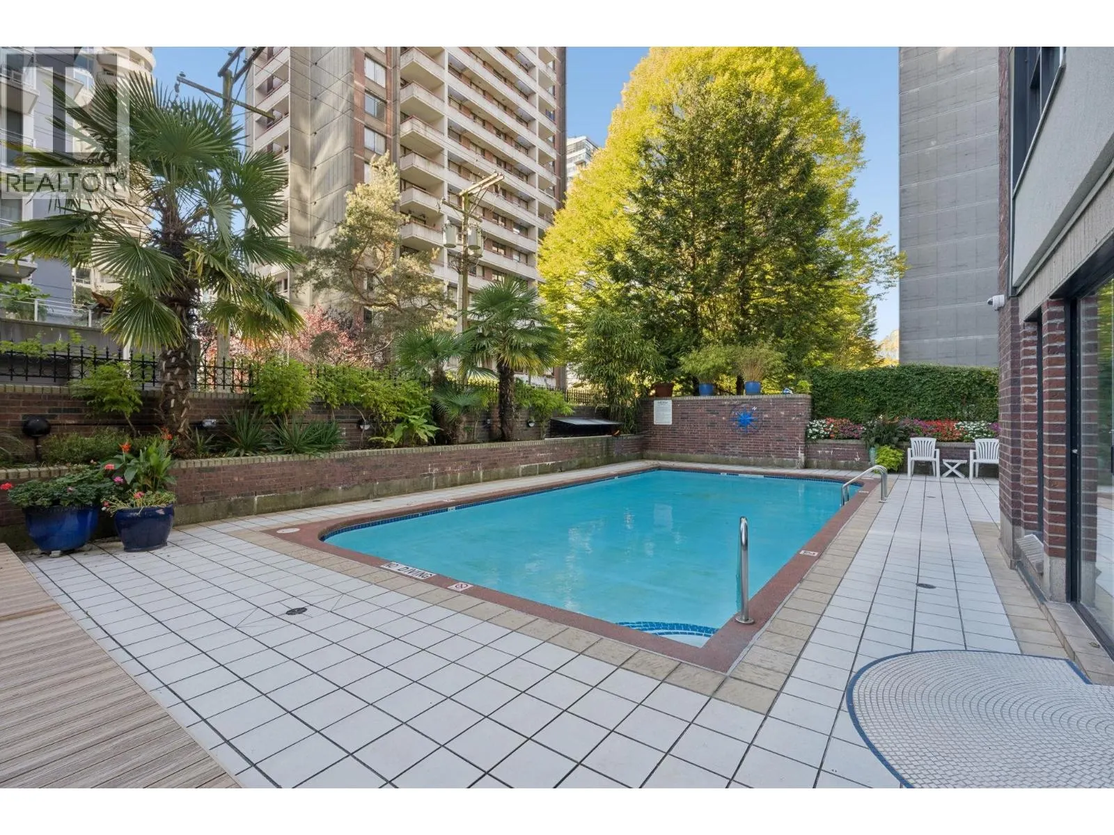 1403 1010 BURNABY STREET