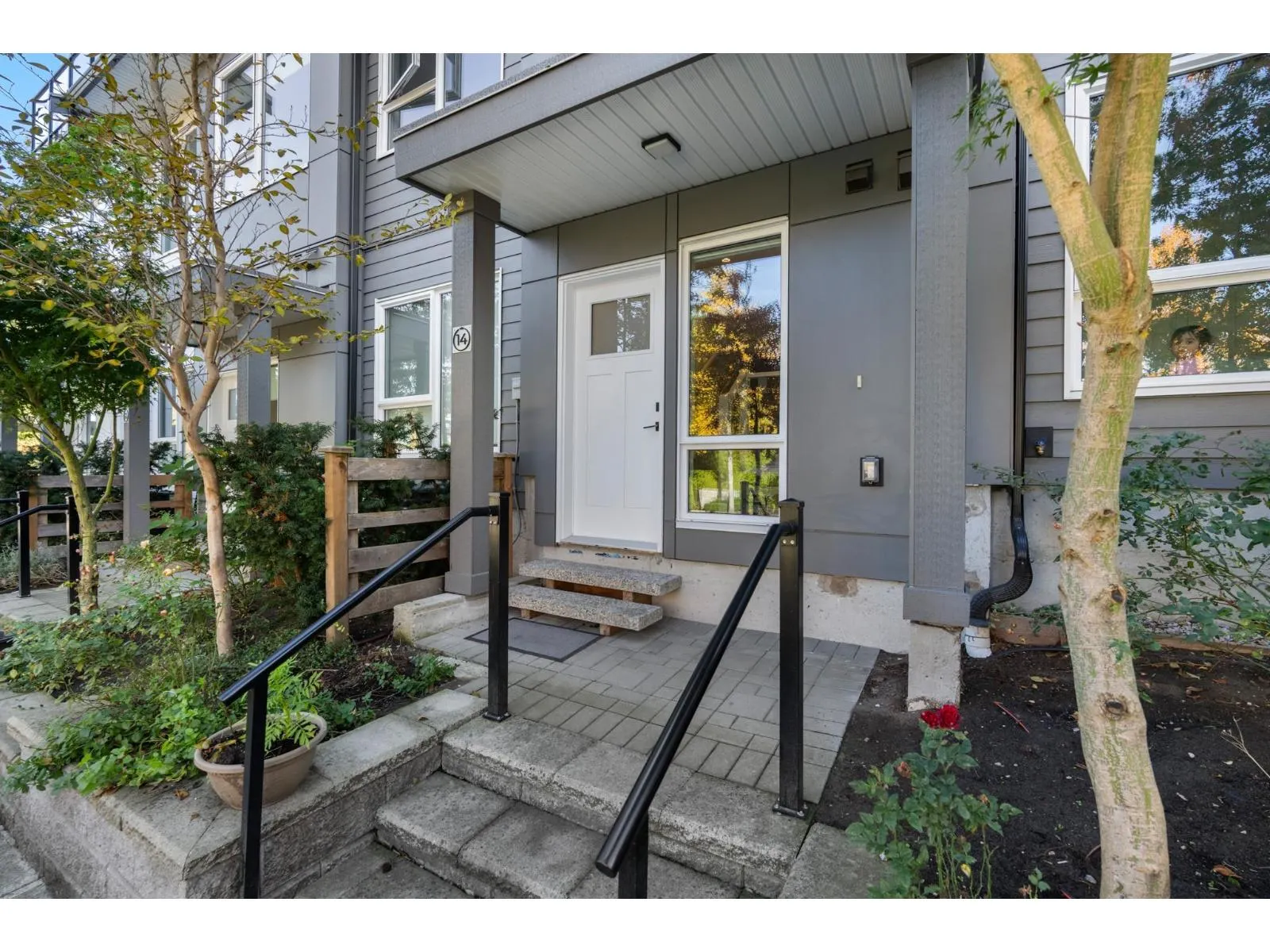 14 15030 28 AVENUE
