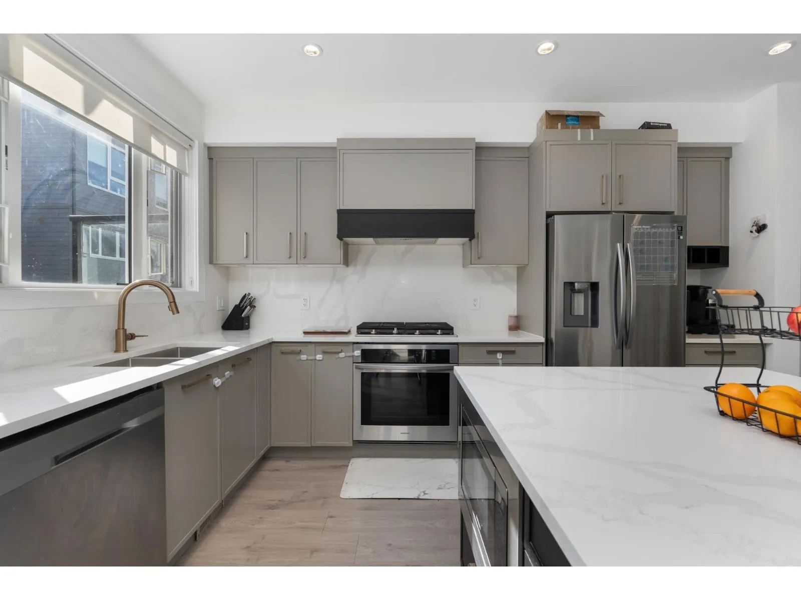14 15030 28 AVENUE