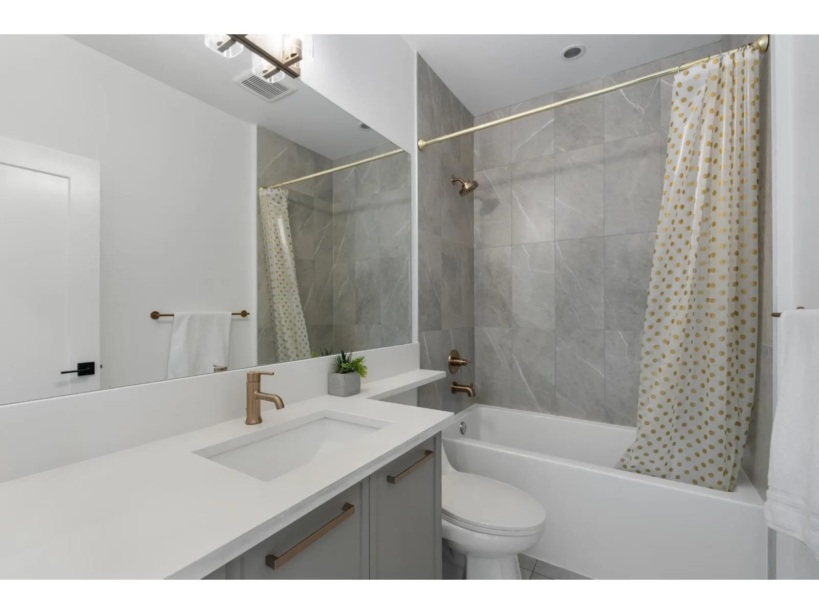 14 15030 28 AVENUE
