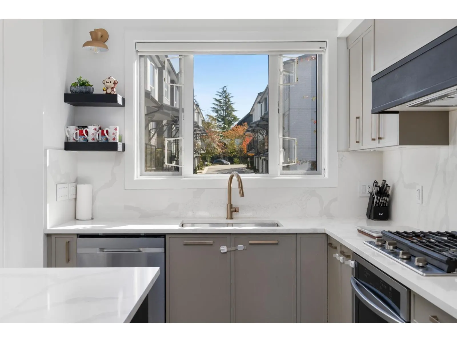14 15030 28 AVENUE