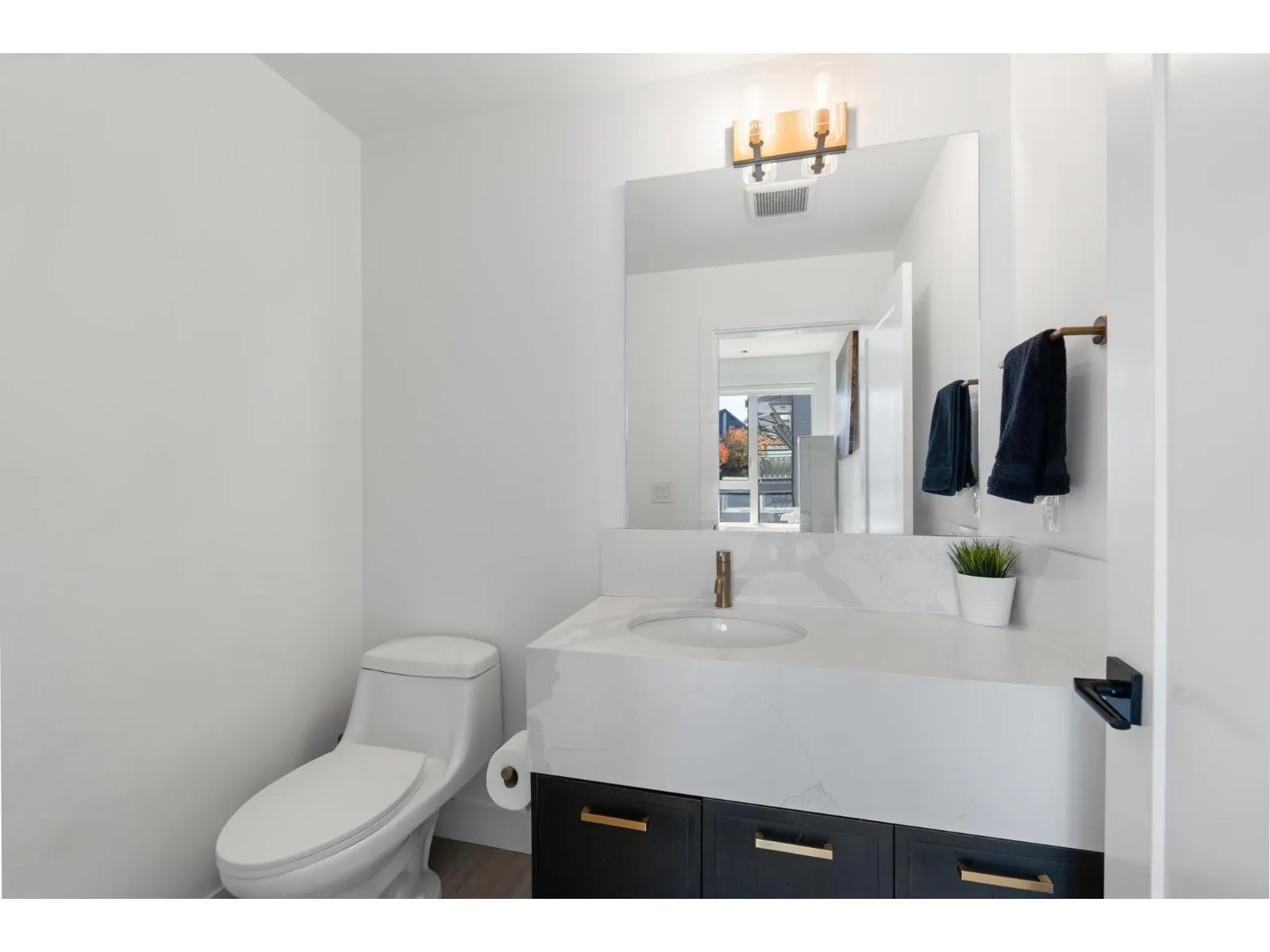 14 15030 28 AVENUE