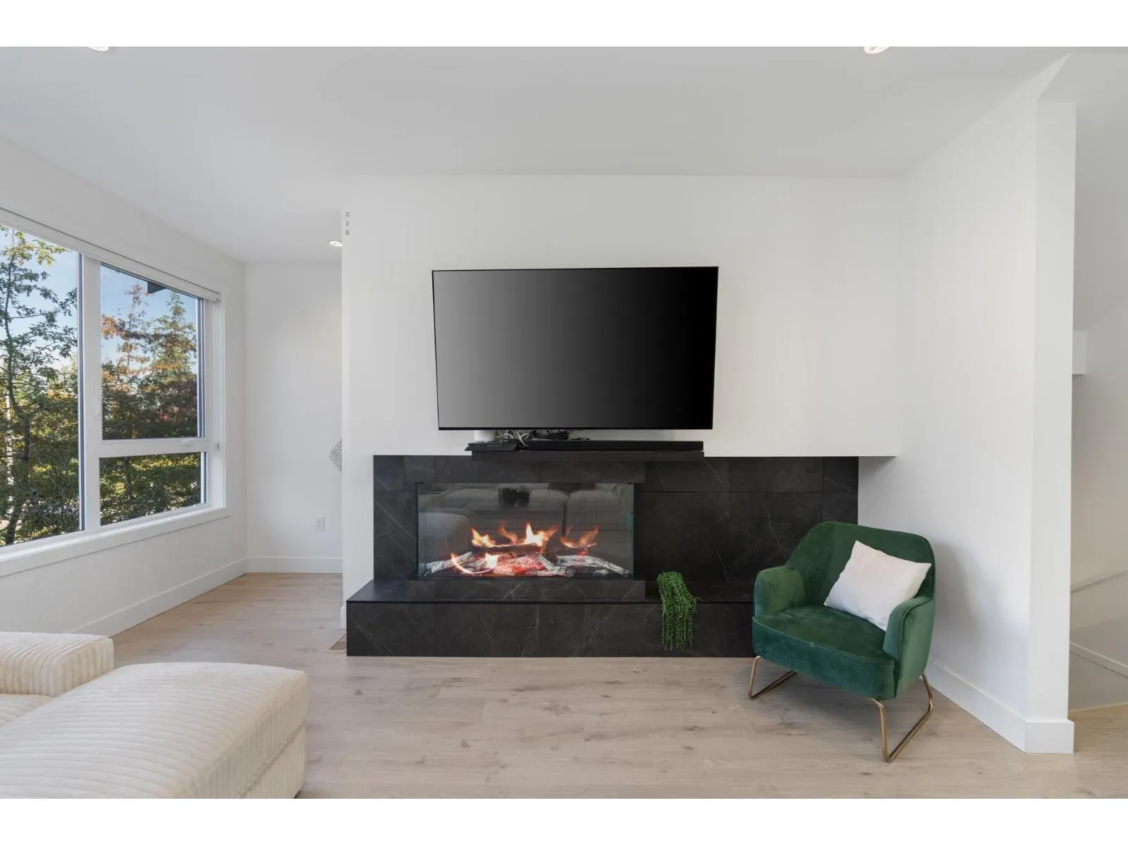 14 15030 28 AVENUE
