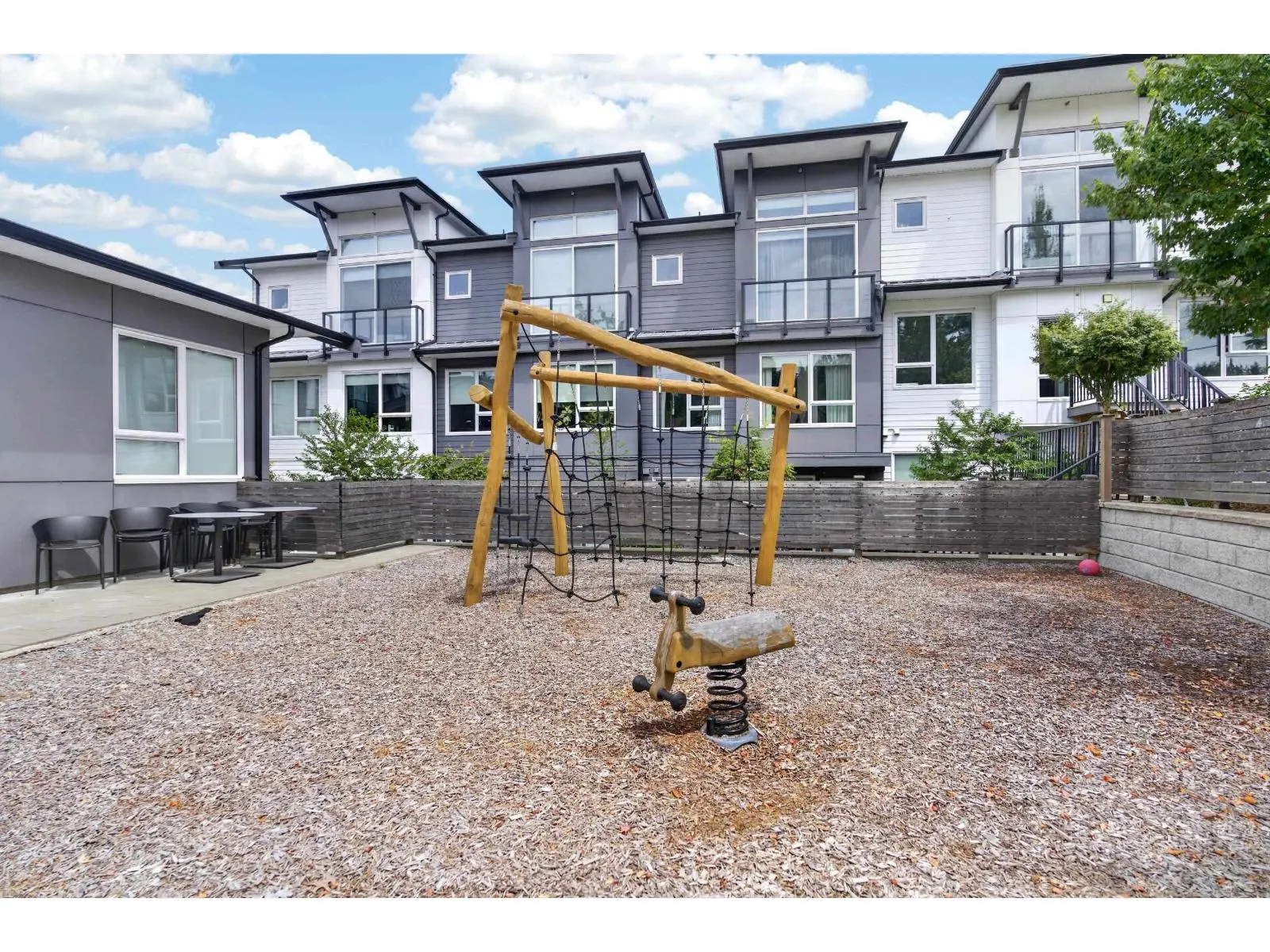 14 15030 28 AVENUE