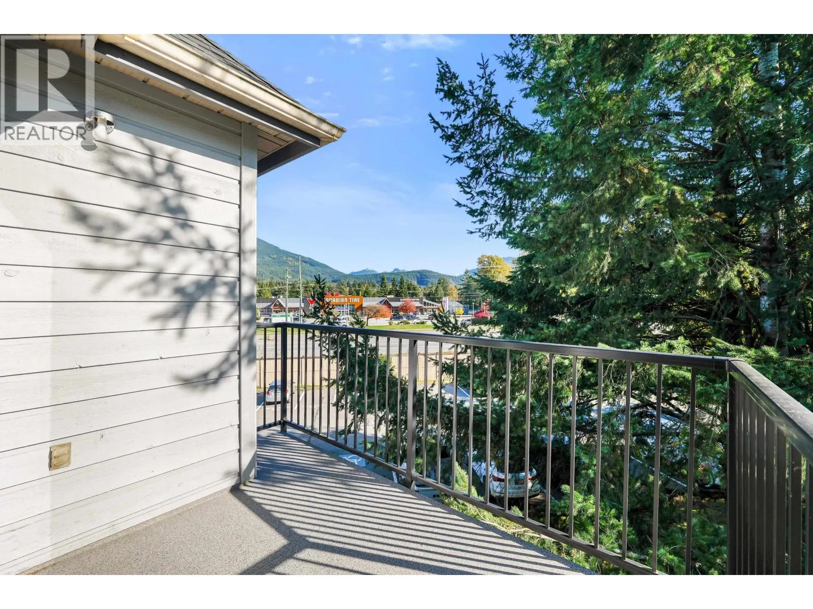 B307 40120 WILLOW CRESCENT