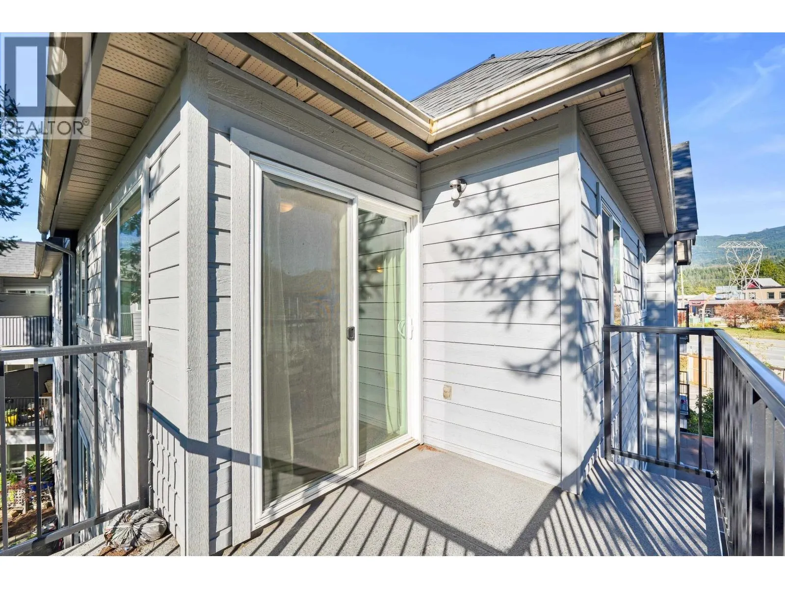 B307 40120 WILLOW CRESCENT