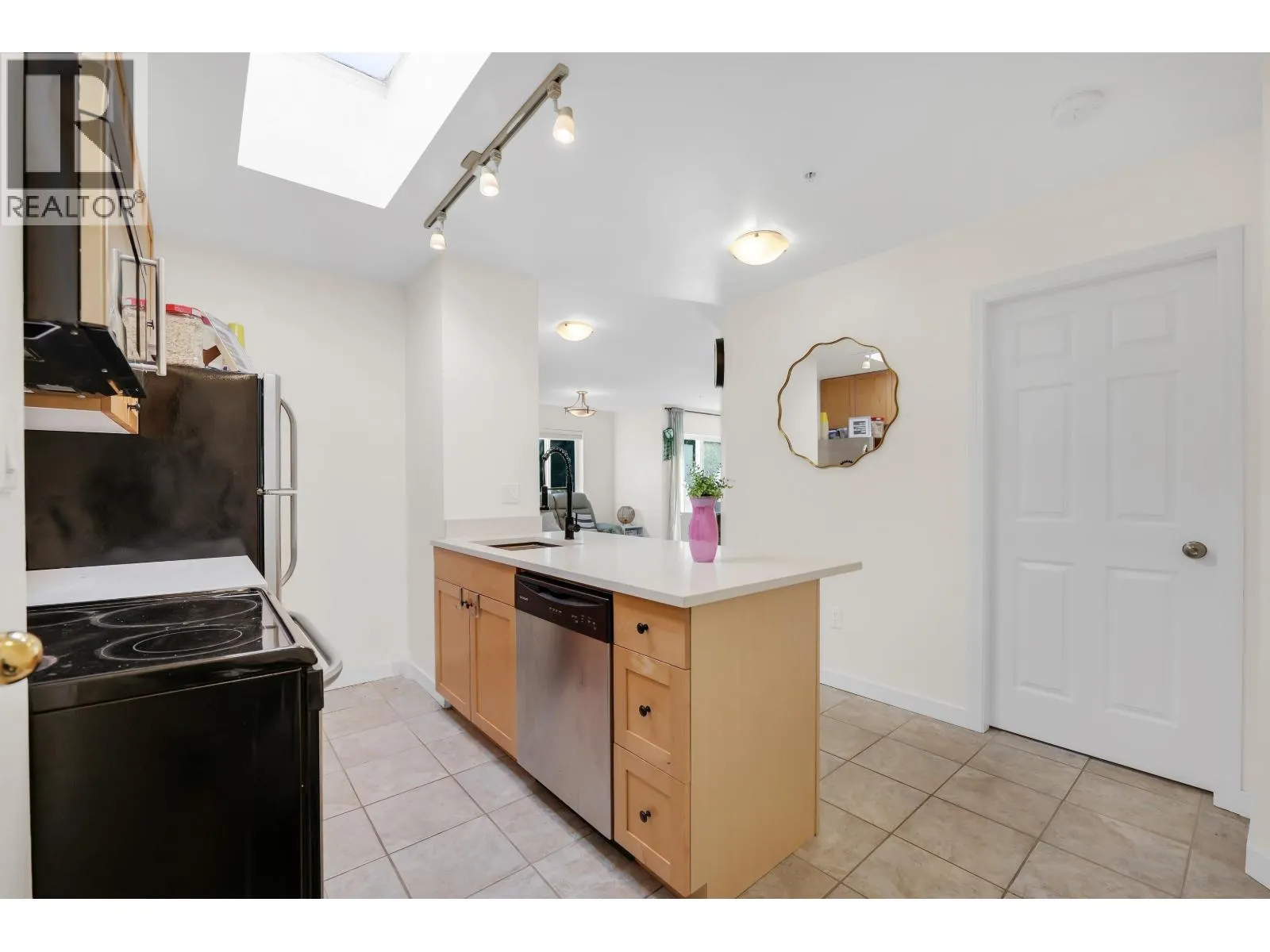 B307 40120 WILLOW CRESCENT