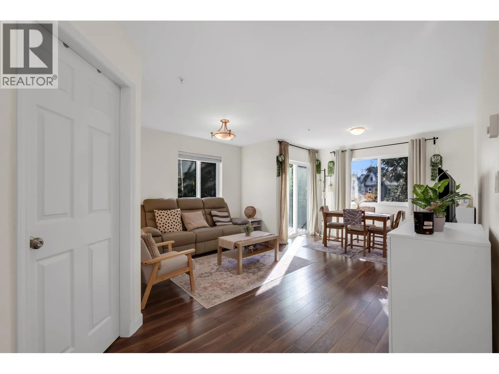 B307 40120 WILLOW CRESCENT