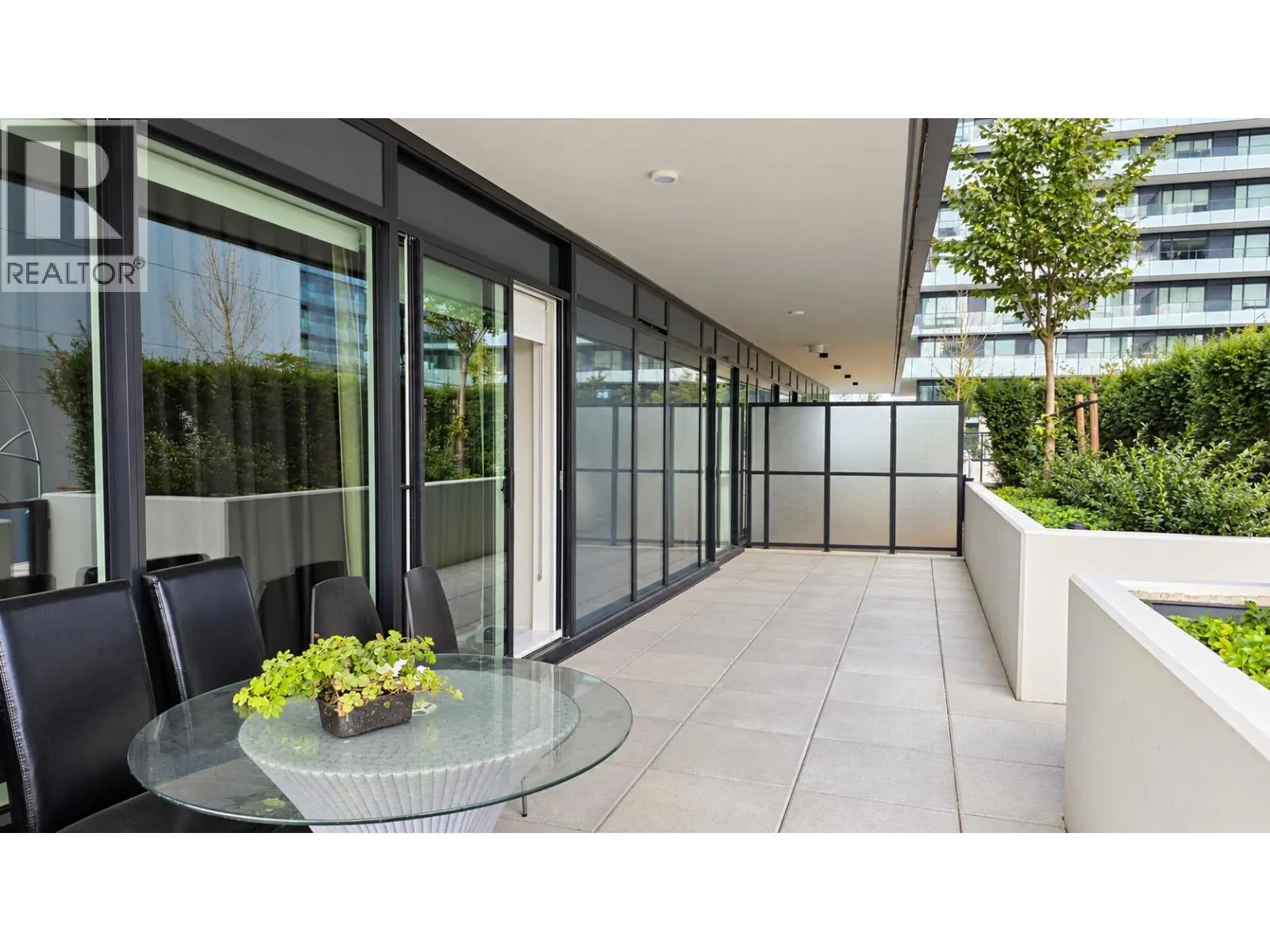 301 7977 LANSDOWNE ROAD