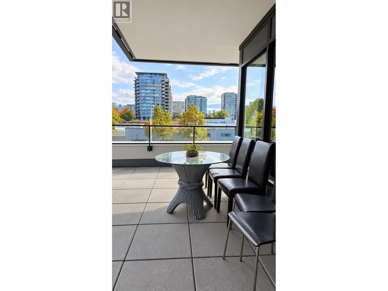 301 7977 LANSDOWNE ROAD