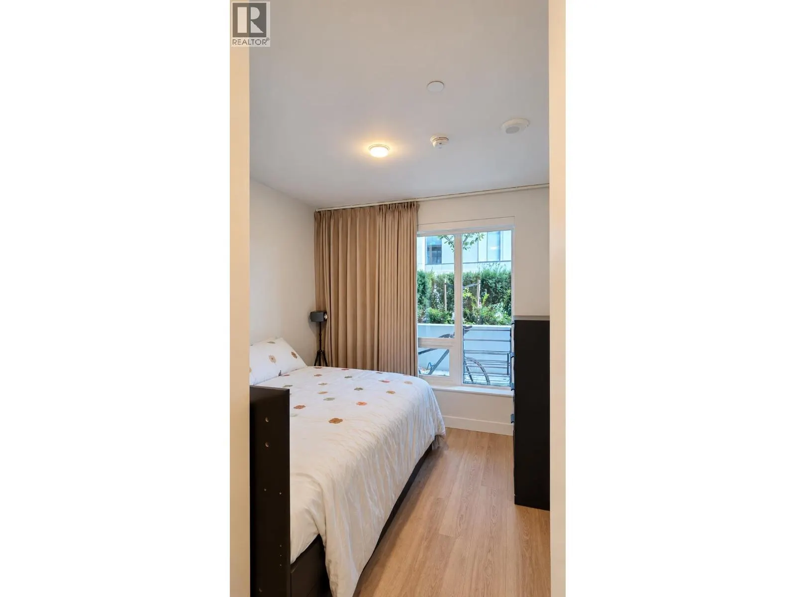 301 7977 LANSDOWNE ROAD