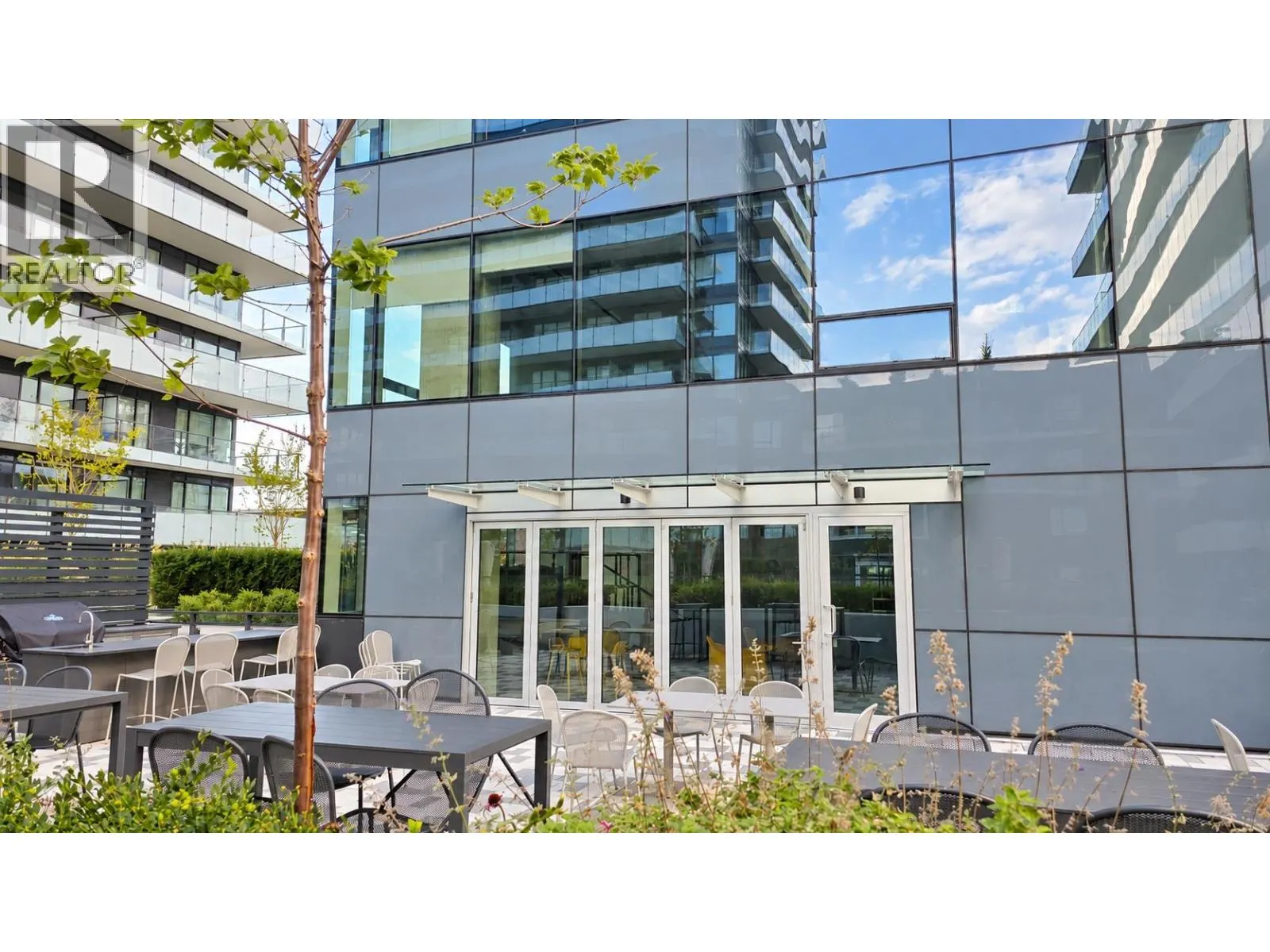 301 7977 LANSDOWNE ROAD