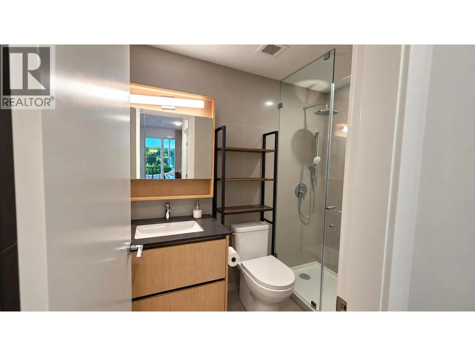301 7977 LANSDOWNE ROAD