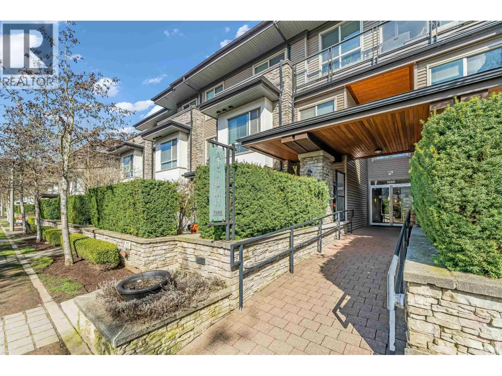 110 7488 BYRNEPARK WALK