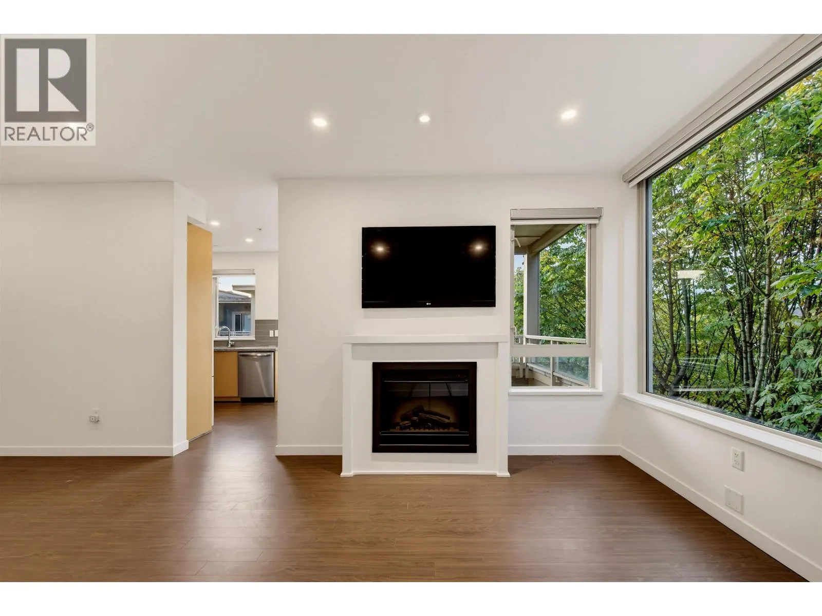 411 119 W 22ND STREET