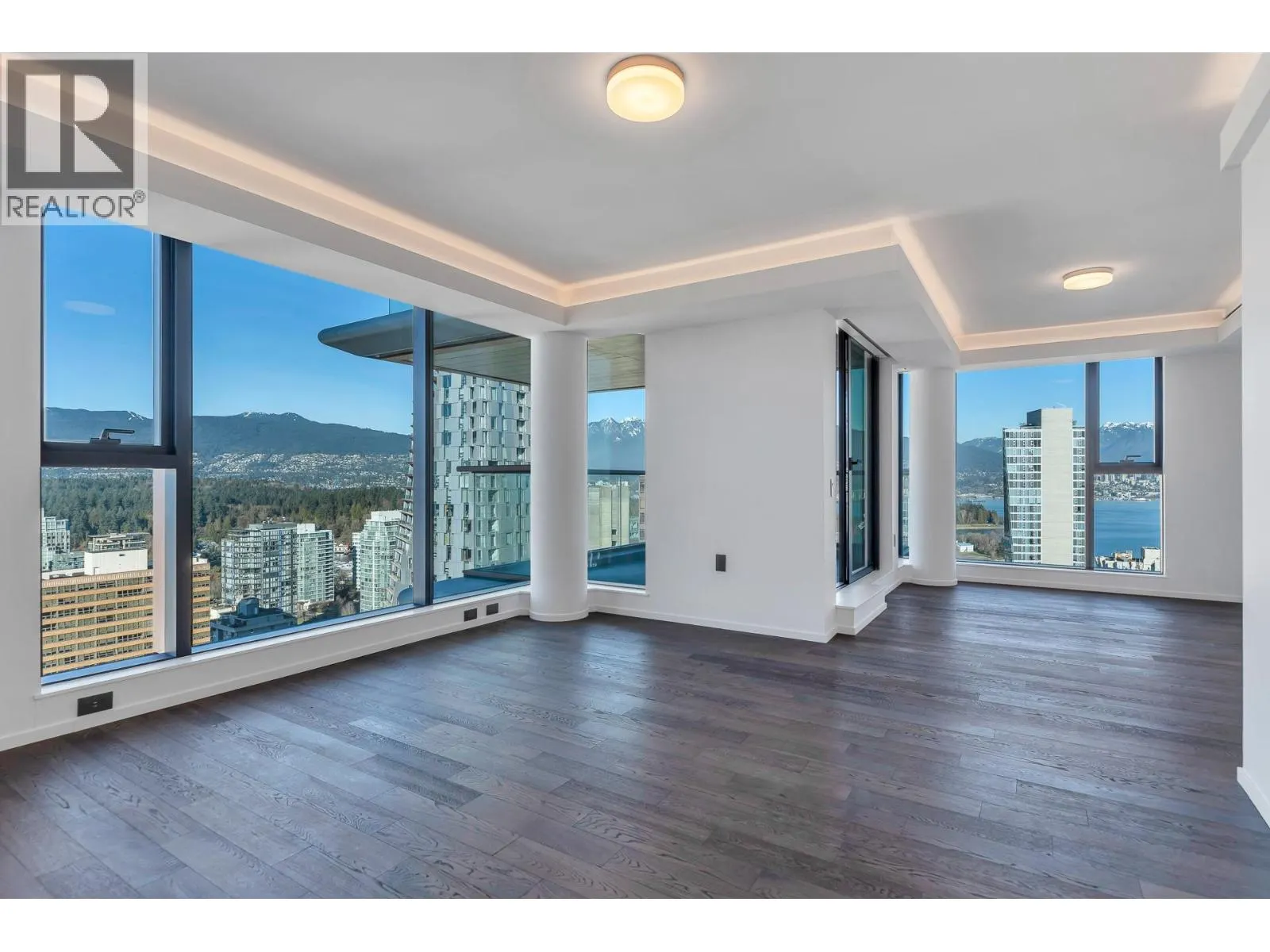 2502 1482 ROBSON STREET