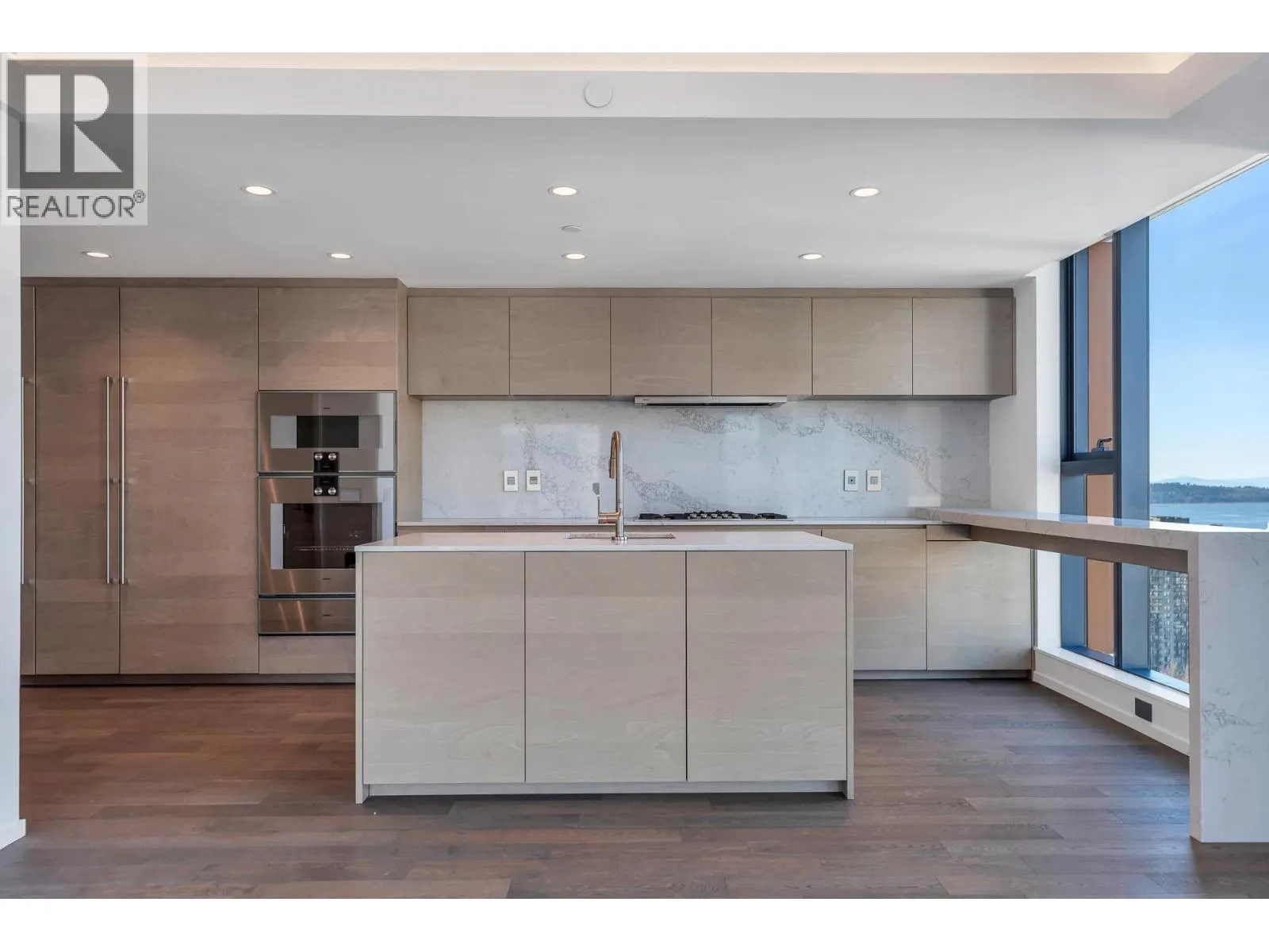 2502 1482 ROBSON STREET
