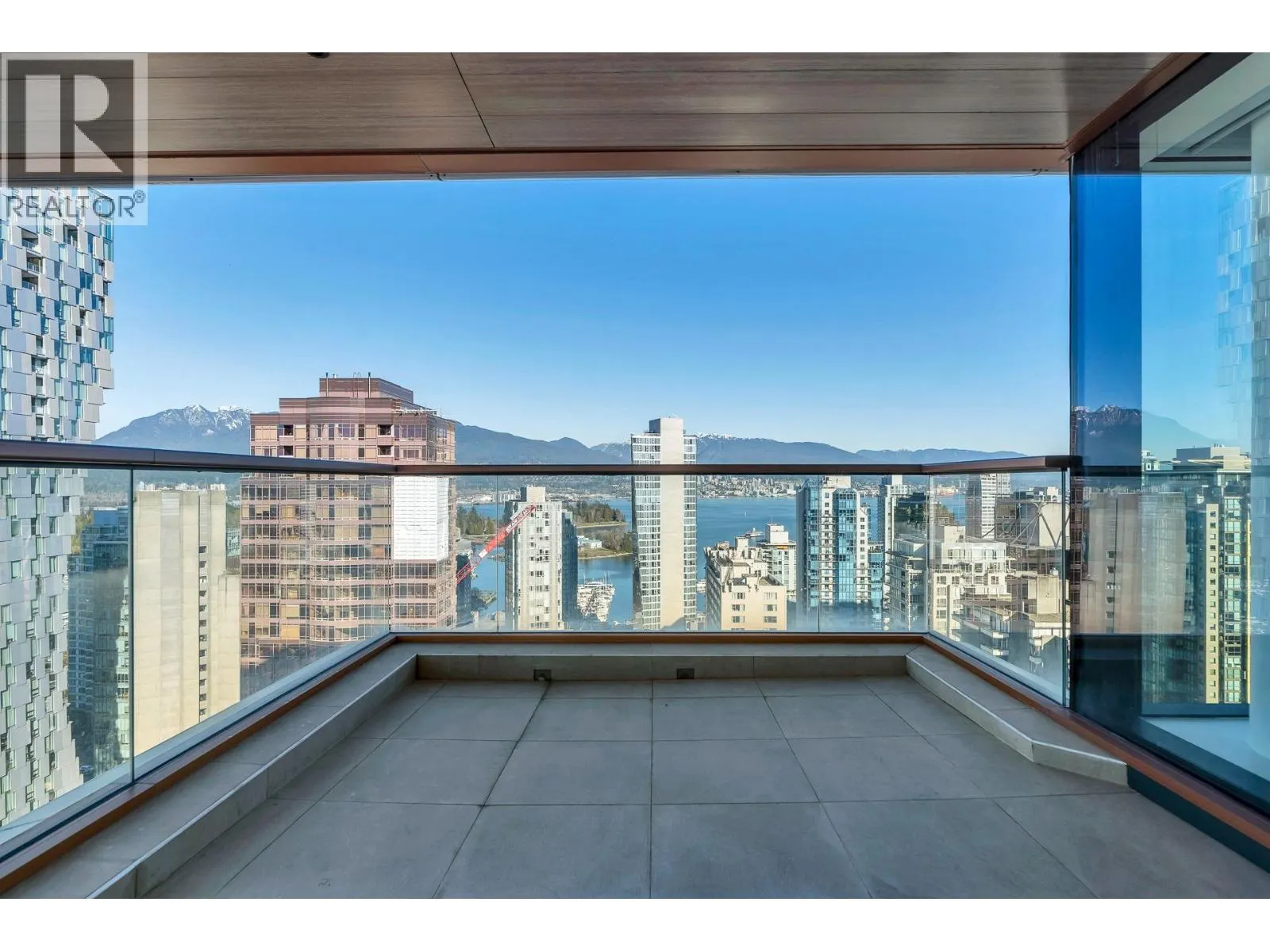 2502 1482 ROBSON STREET