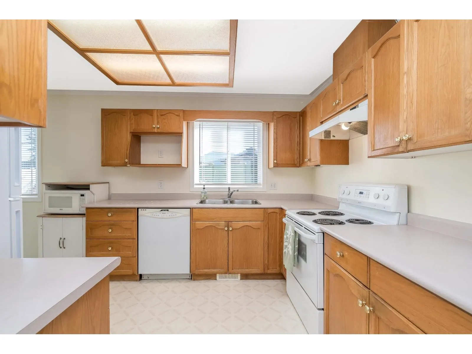 101 5765 VEDDER ROAD|Garrison Crossing