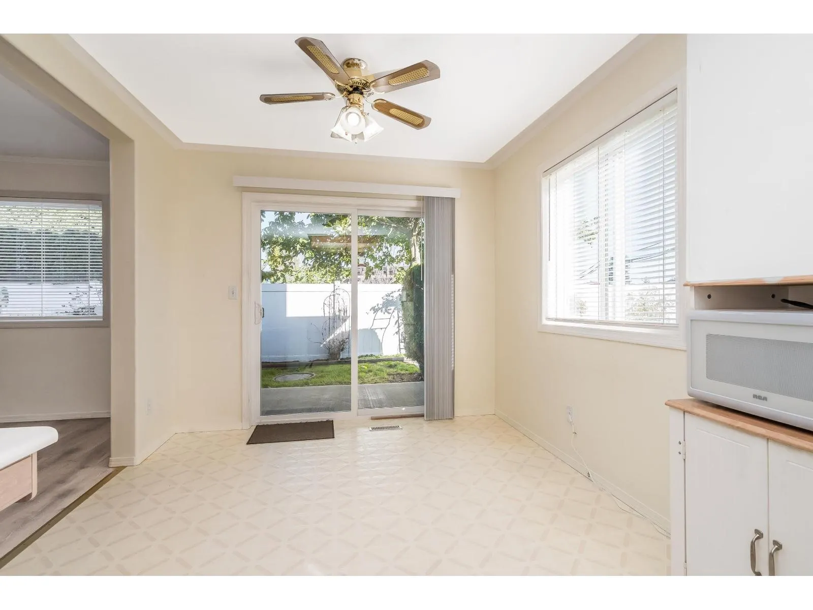 101 5765 VEDDER ROAD|Garrison Crossing