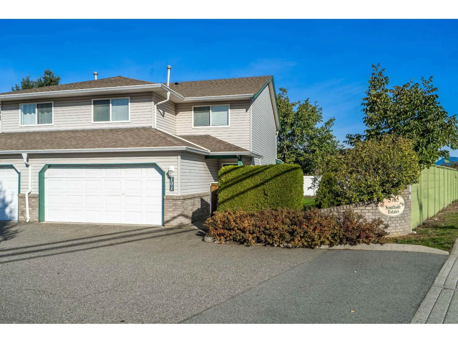 101 5765 VEDDER ROAD|Garrison Crossing