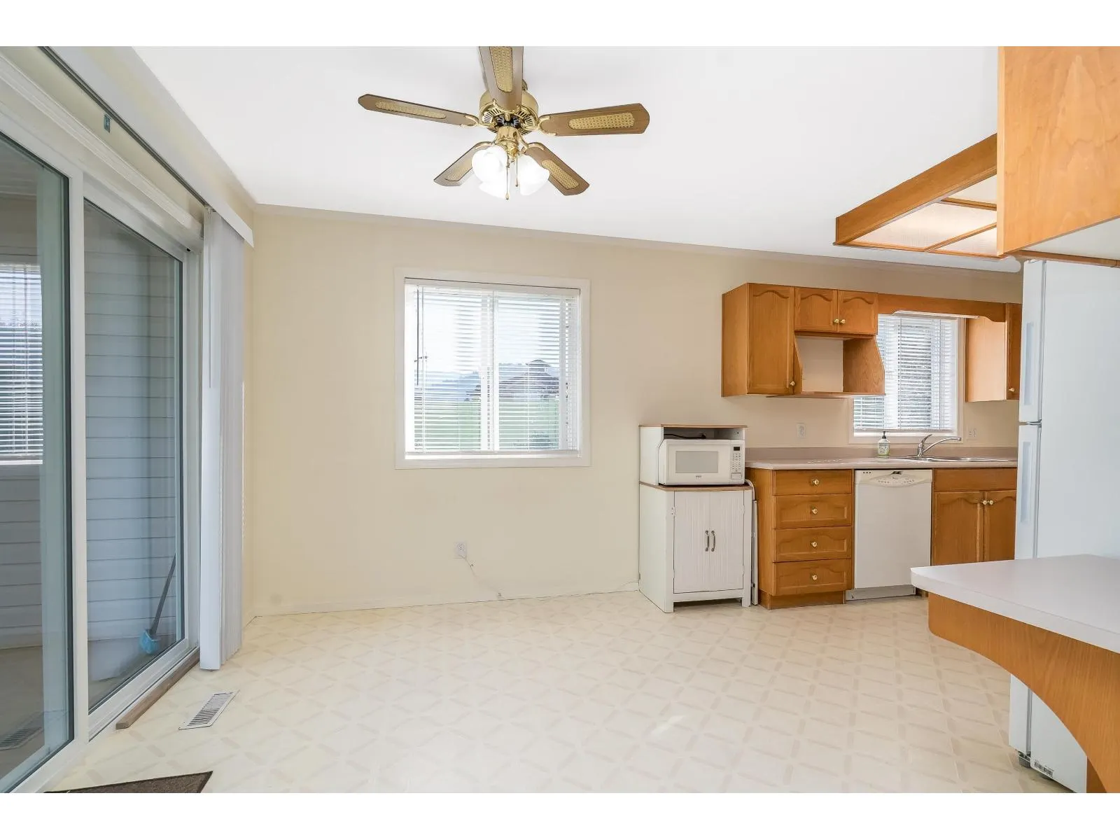 101 5765 VEDDER ROAD|Garrison Crossing