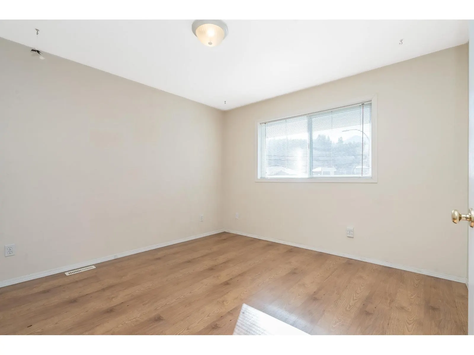 101 5765 VEDDER ROAD|Garrison Crossing