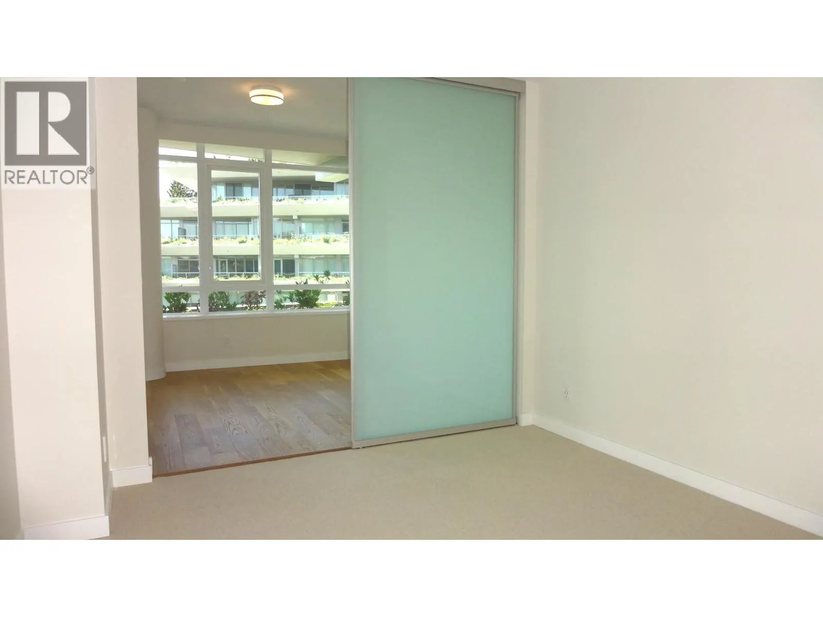 400 768 ARTHUR ERICKSON PLACE