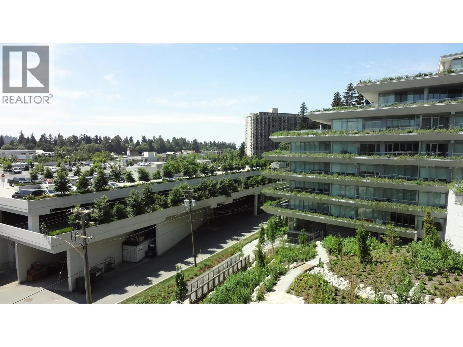 400 768 ARTHUR ERICKSON PLACE