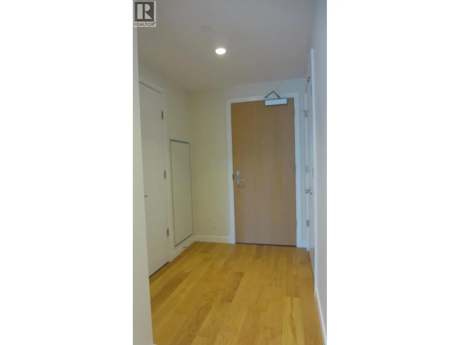 400 768 ARTHUR ERICKSON PLACE