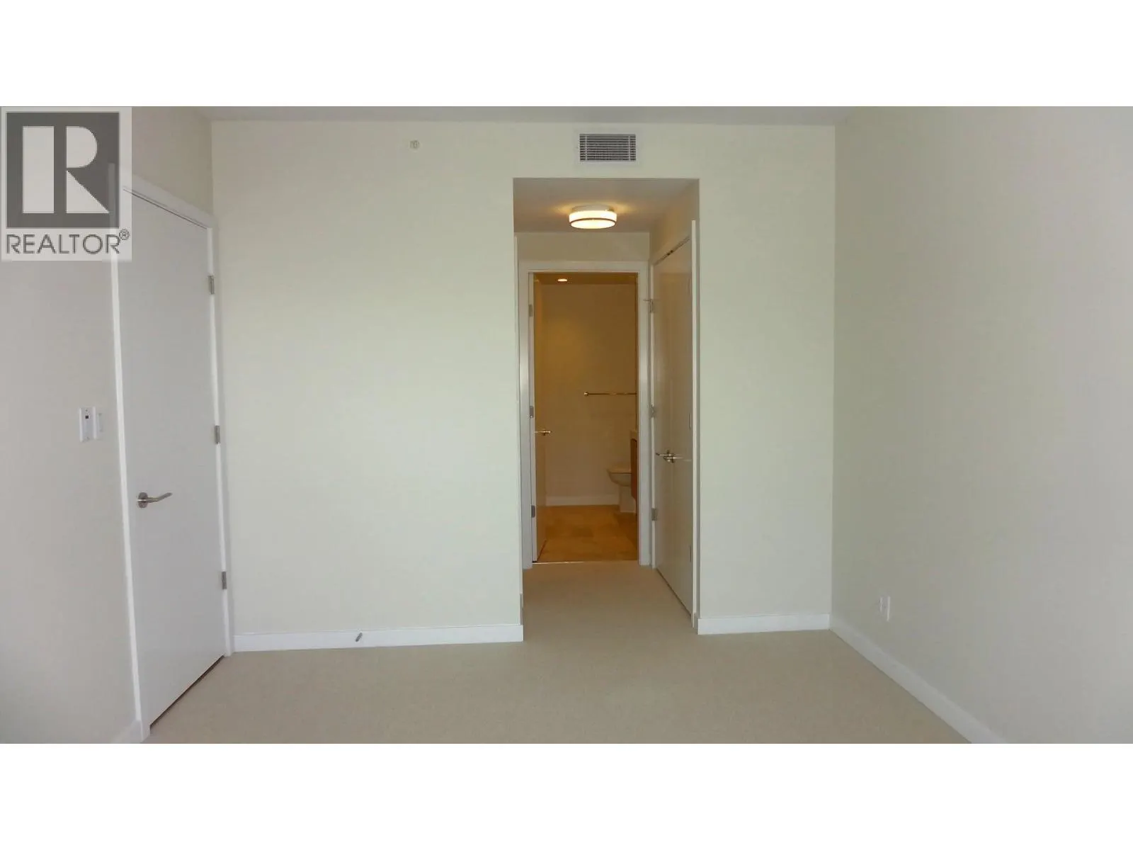 400 768 ARTHUR ERICKSON PLACE