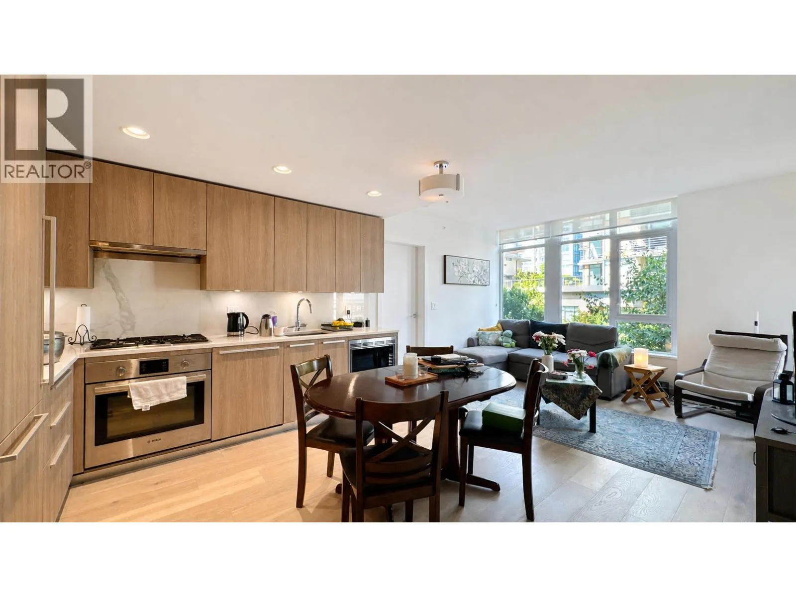 304 2738 LIBRARY LANE