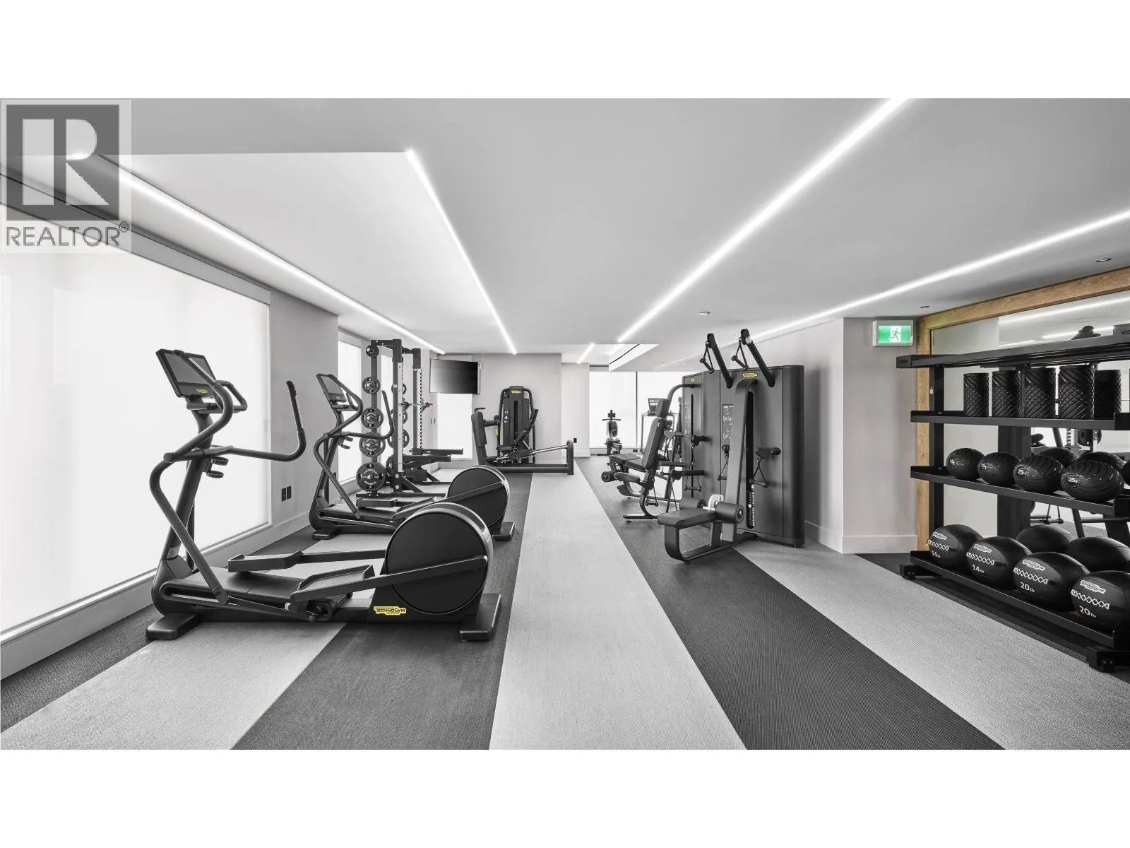 1802 1482 ROBSON STREET