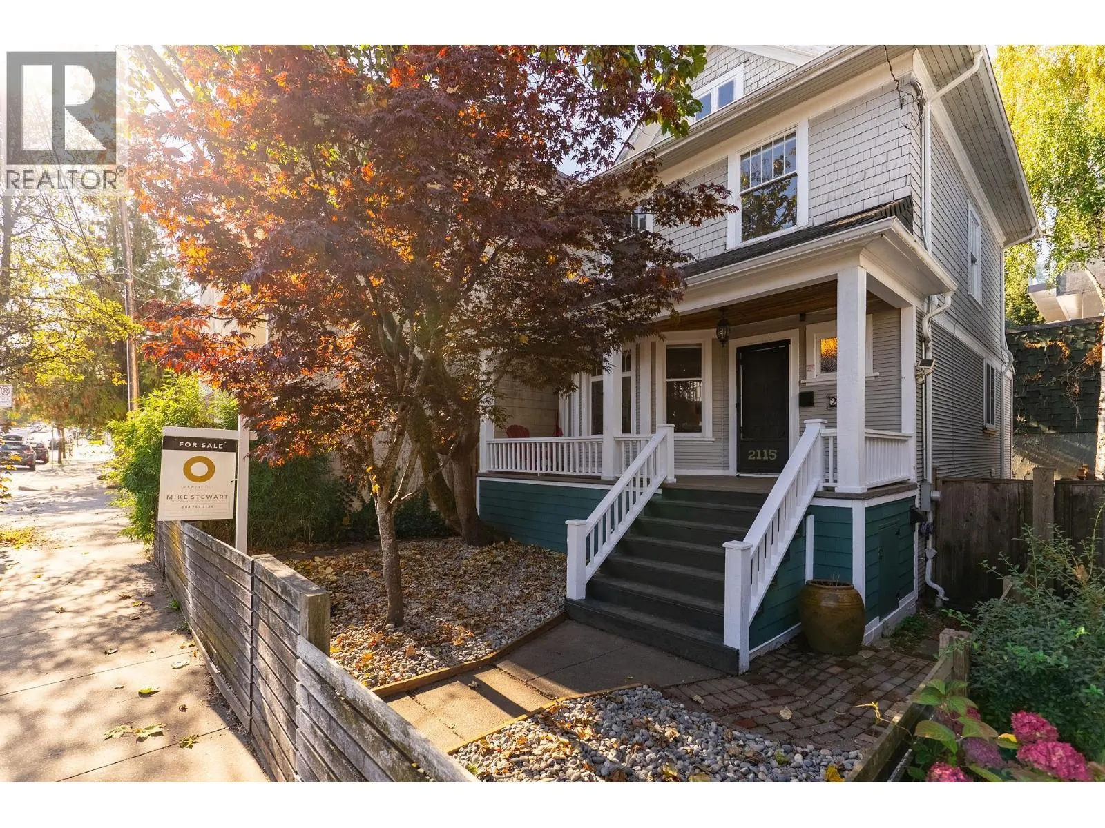 2115 COLUMBIA STREET