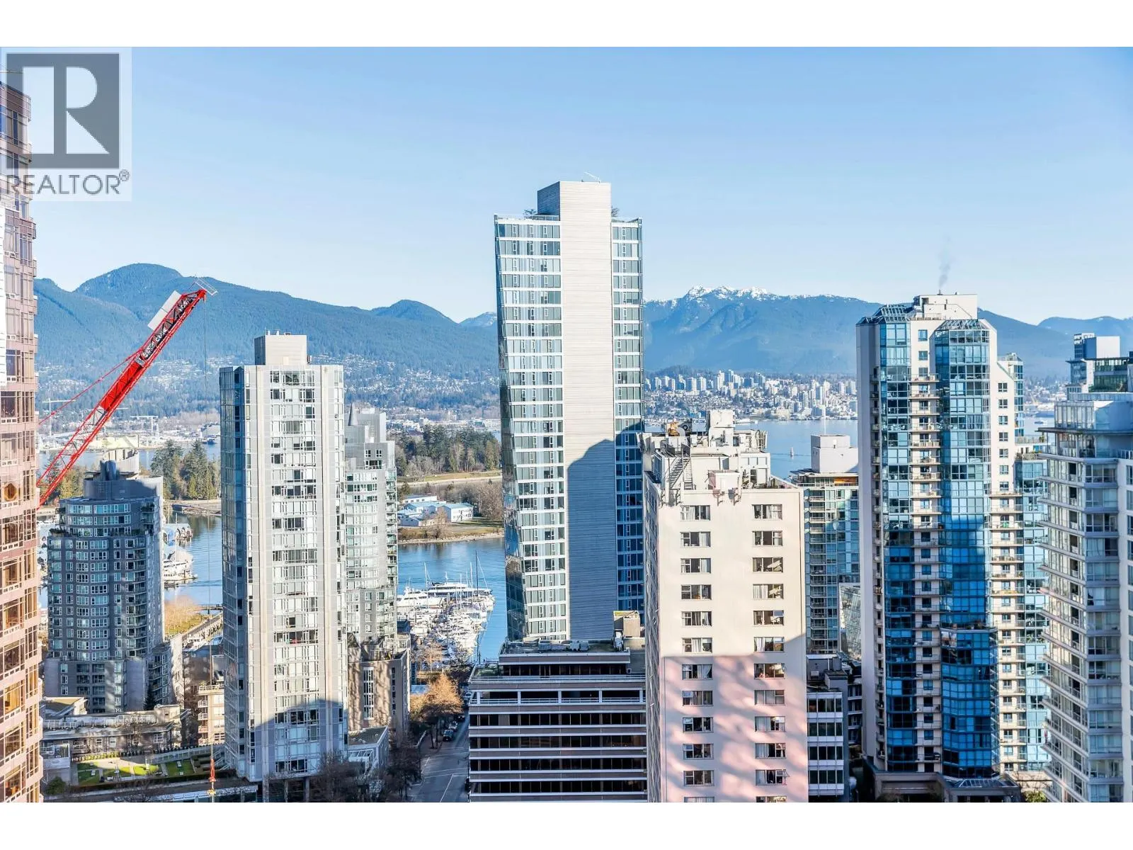 2204 1482 ROBSON STREET