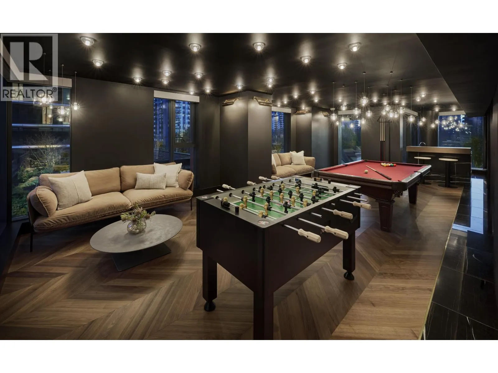 2204 1482 ROBSON STREET
