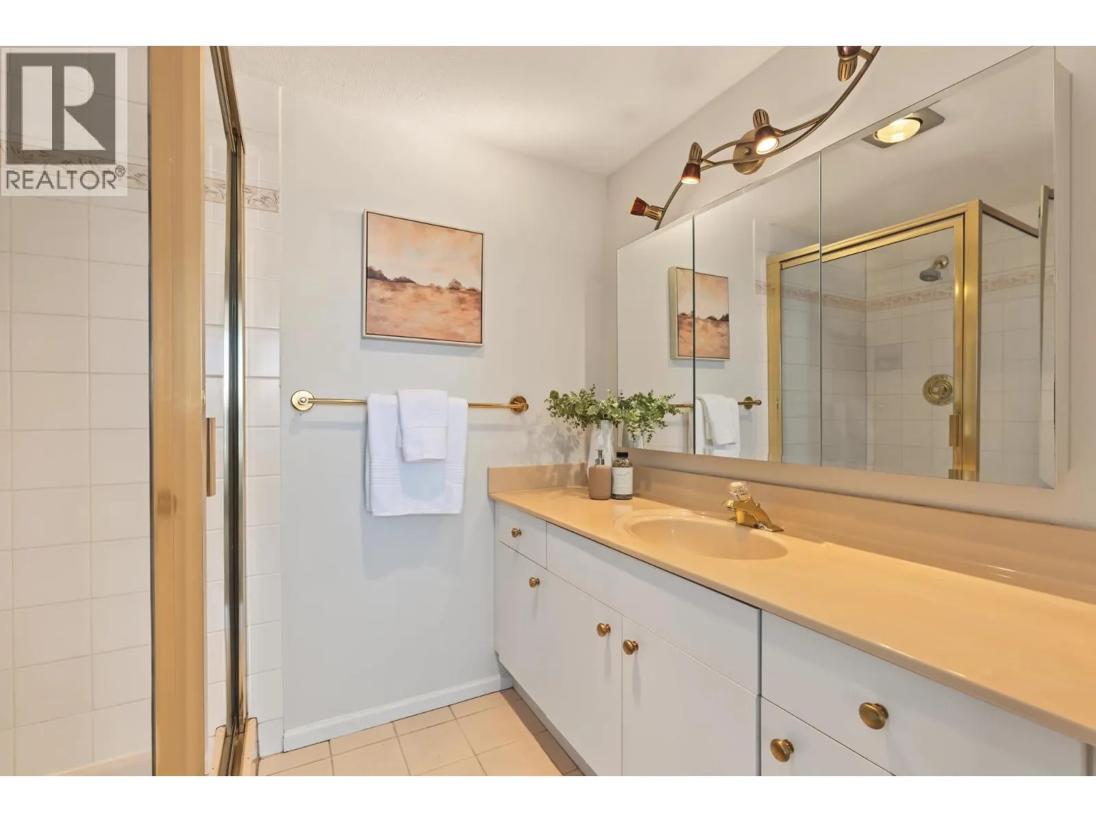 602 38 LEOPOLD PLACE