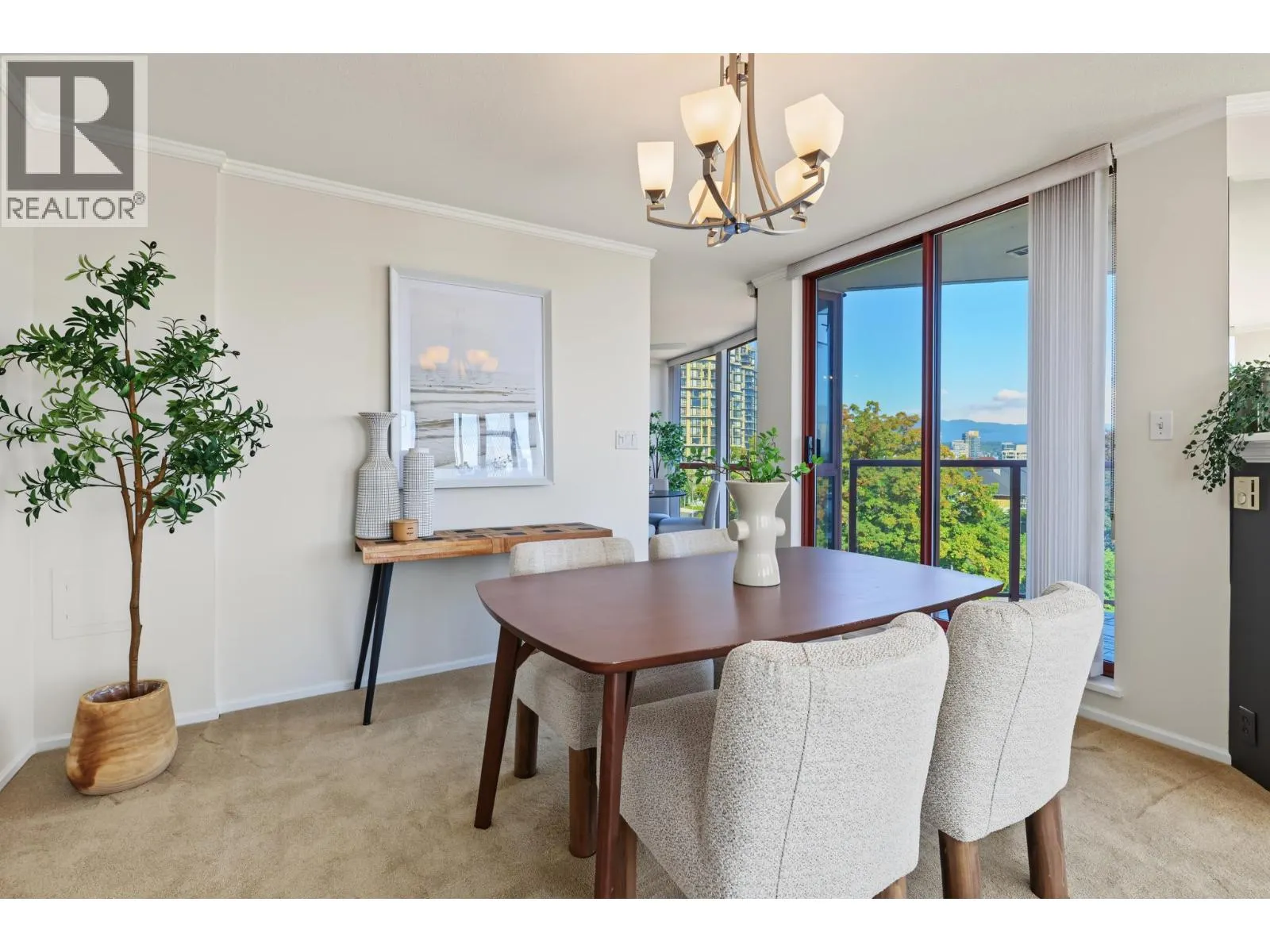 602 38 LEOPOLD PLACE