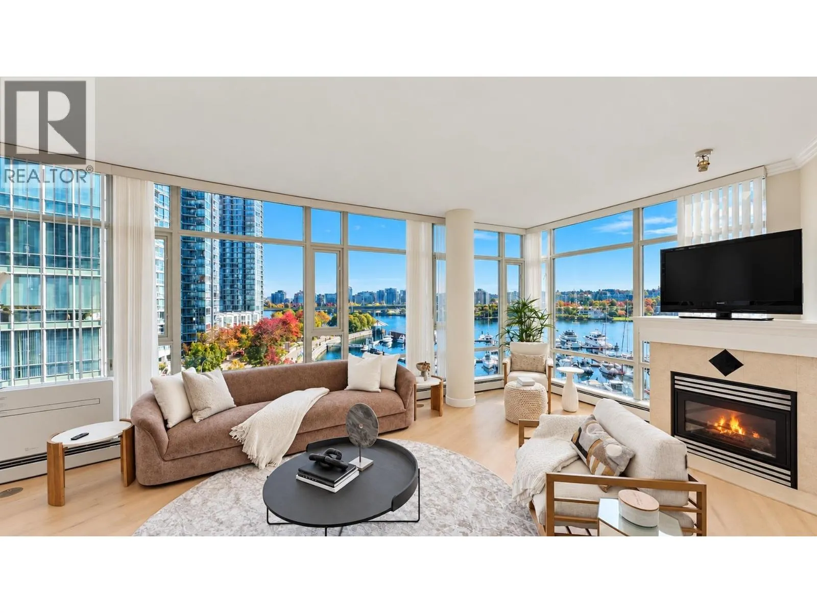 701 1111 MARINASIDE CRESCENT