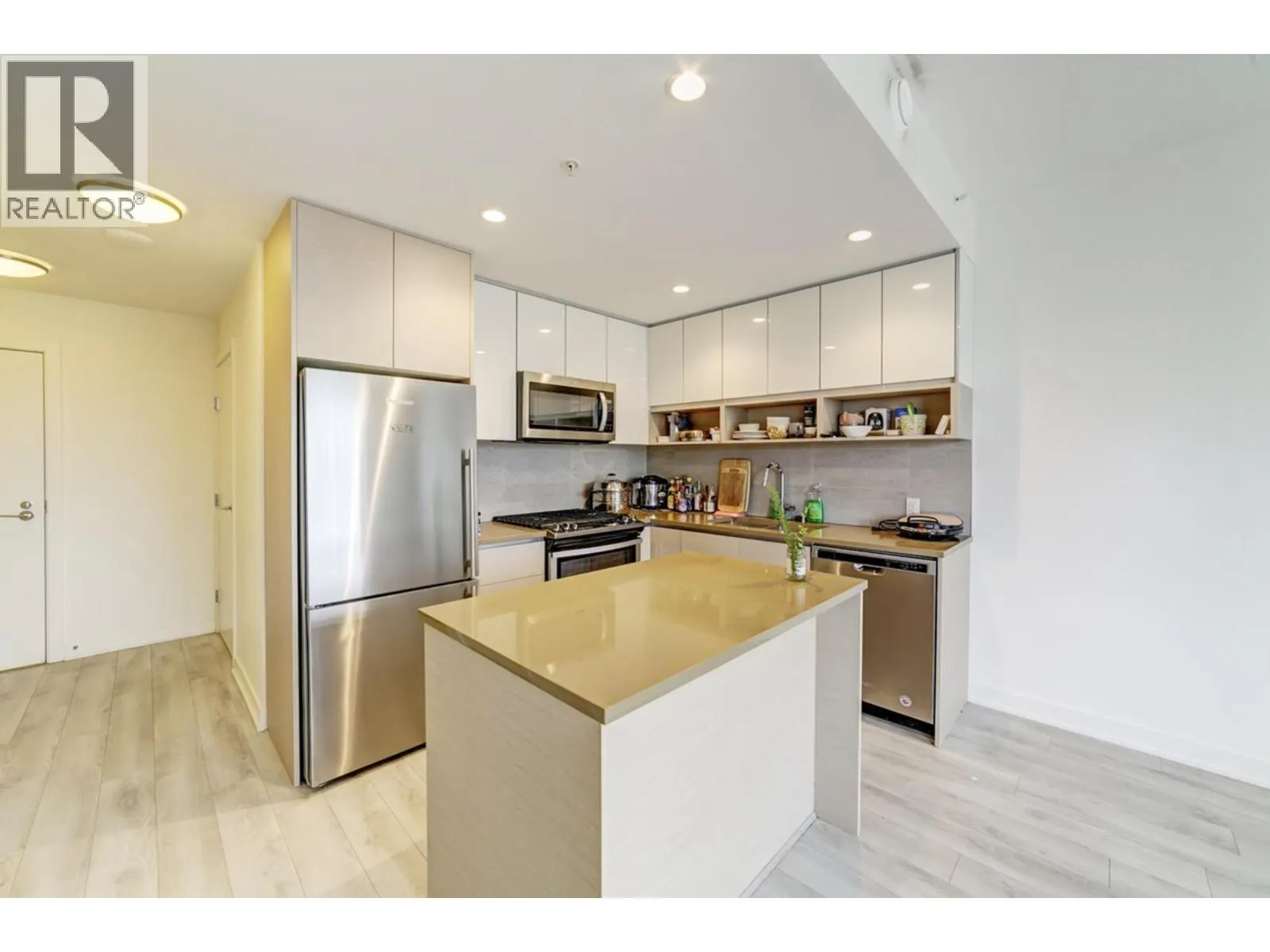 513 8850 UNIVERSITY CRESCENT
