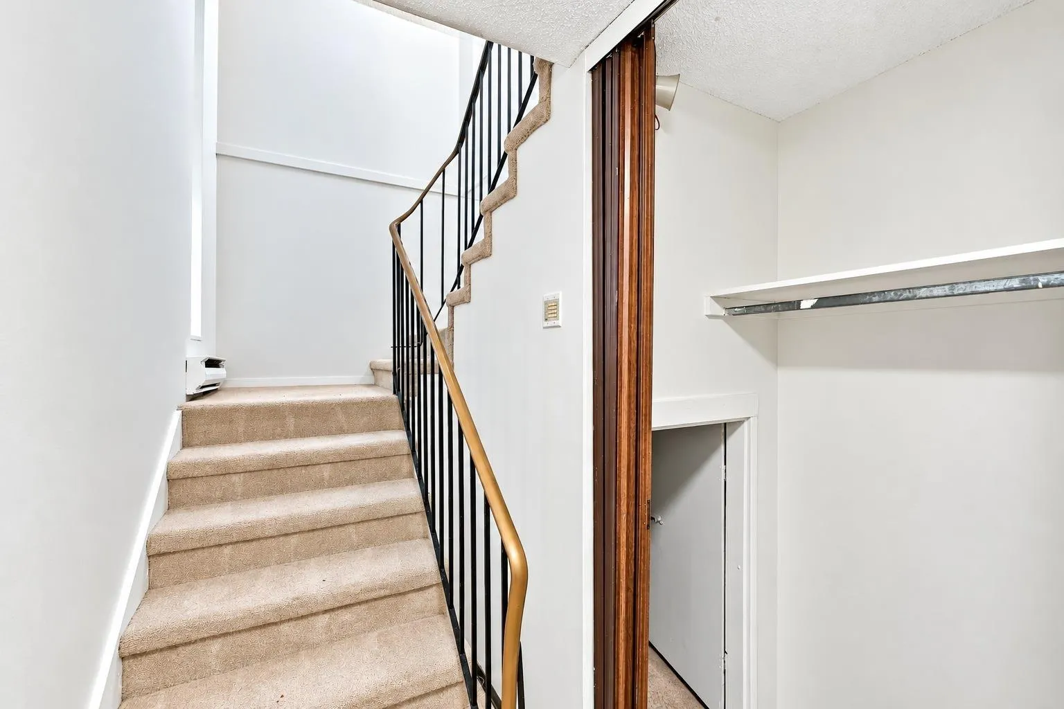 10511 HOLLY PARK LANE