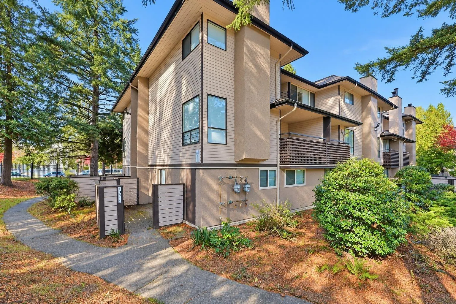 10511 HOLLY PARK LANE