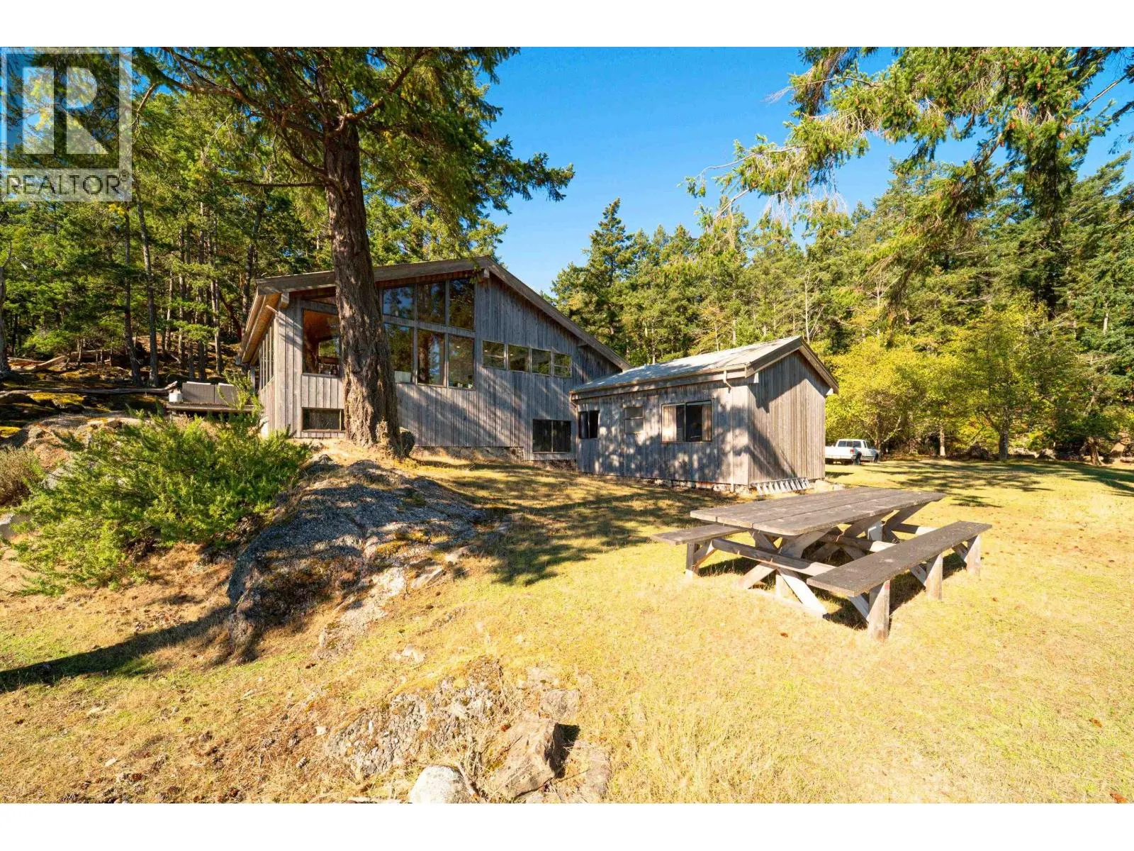671 DINNER BAY ROAD