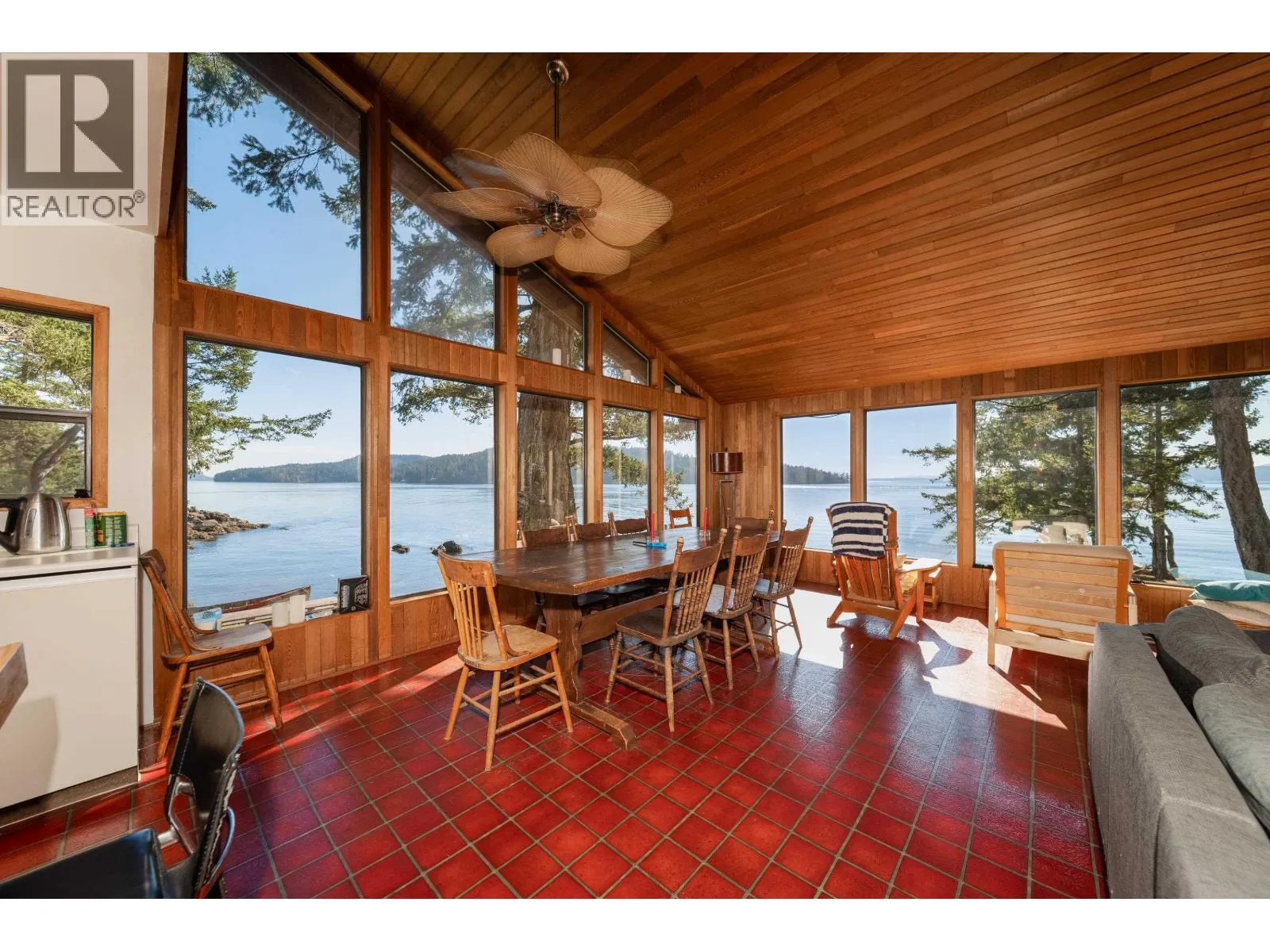 671 DINNER BAY ROAD