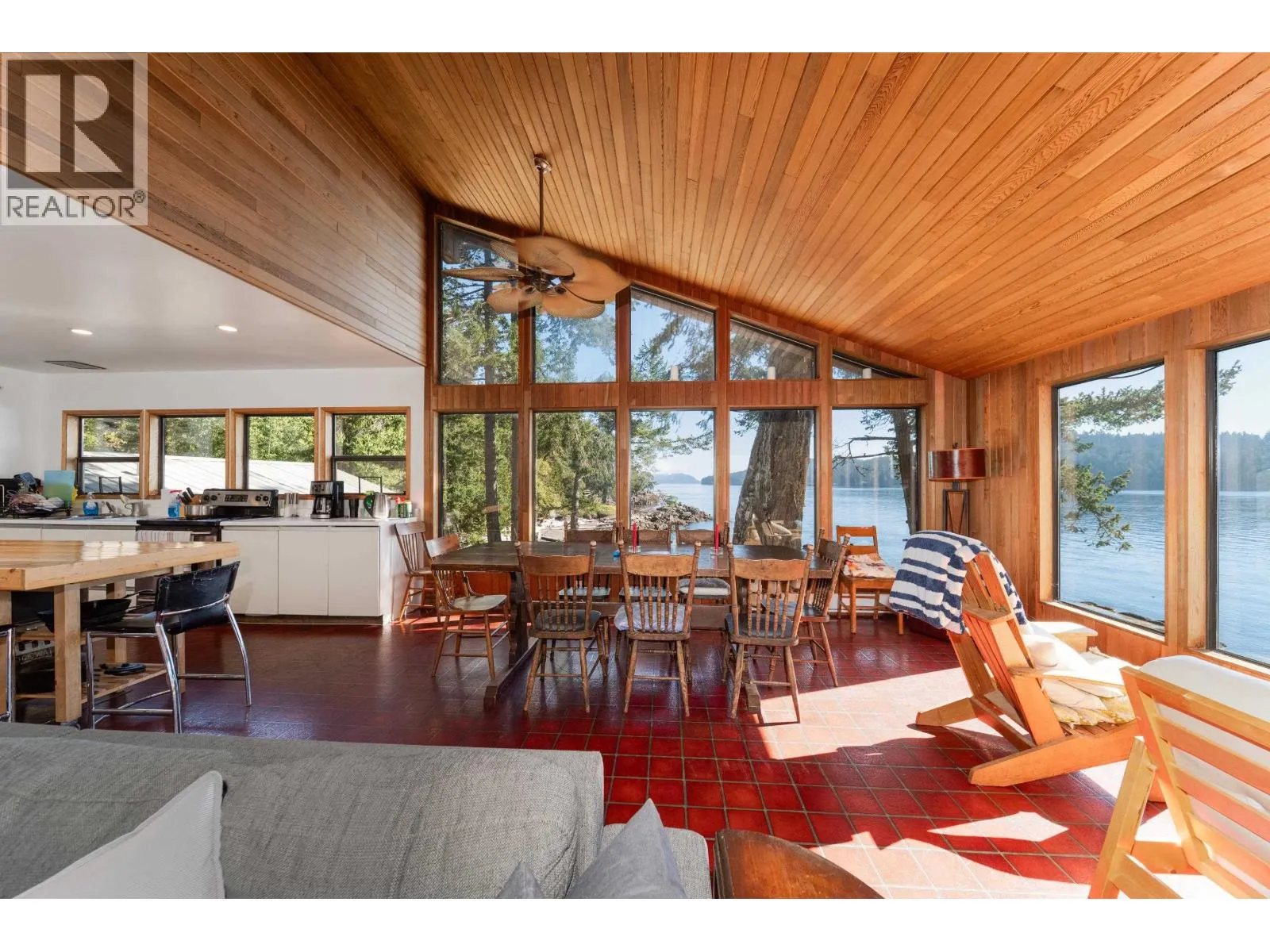 671 DINNER BAY ROAD