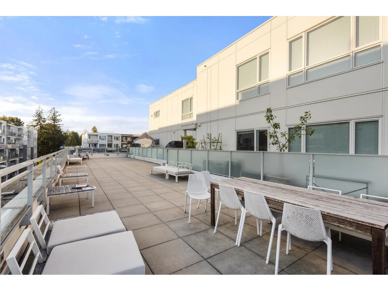 419 10581 140 STREET
